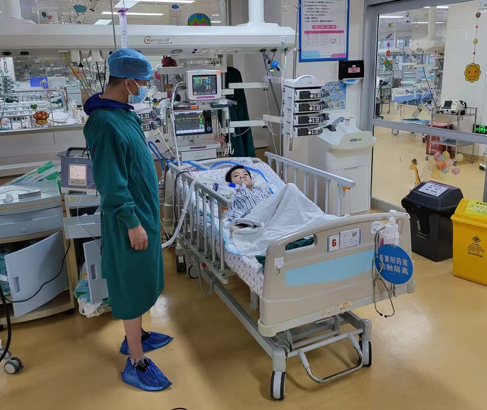 麦盖提县跨省救护车出租公司